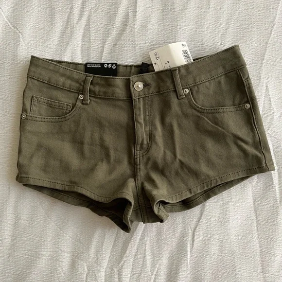 H&M Low Waist Twill Shorts